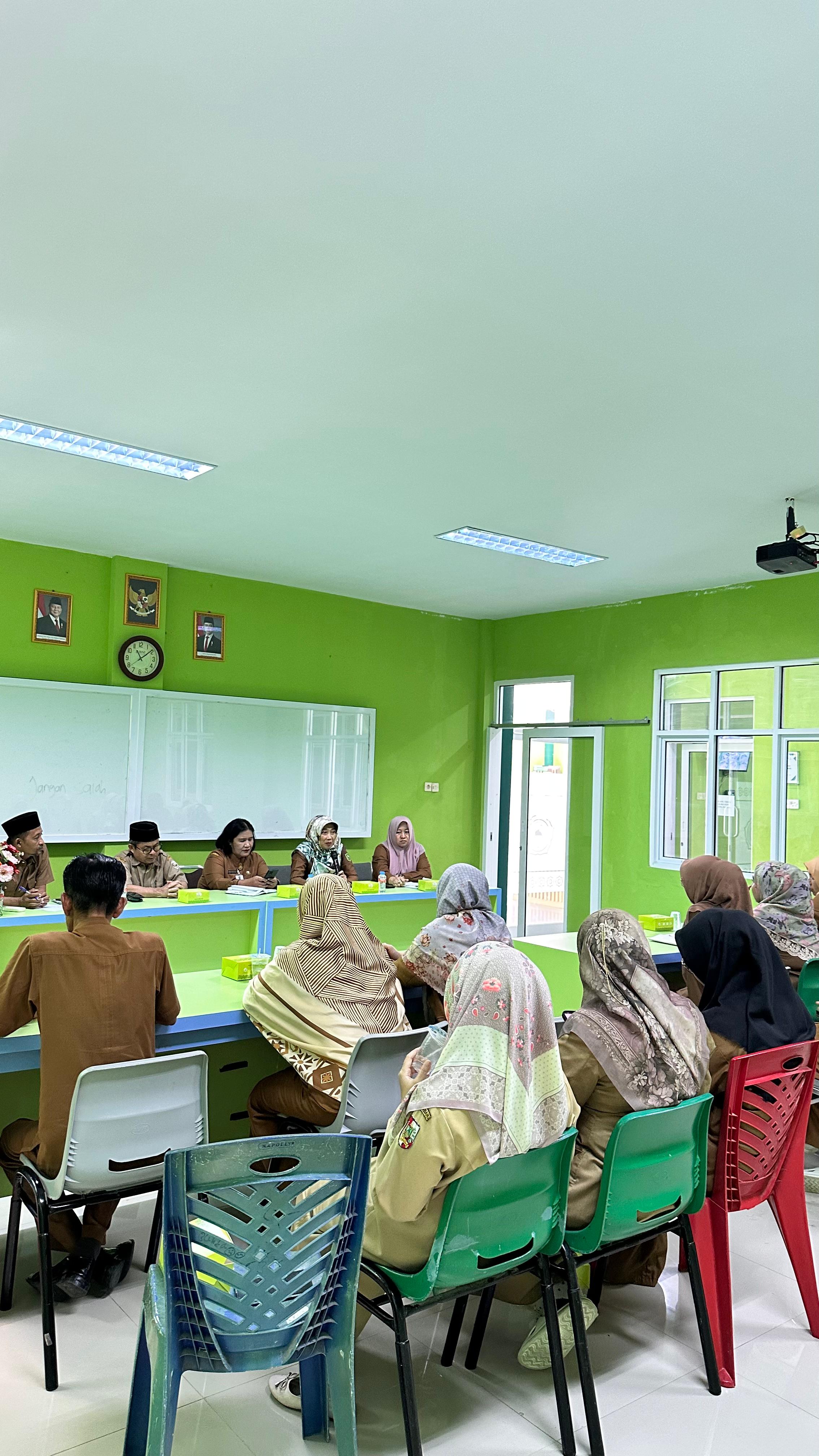 KUNJUNGAN DISNAKER DAN TRANIGRASI PROV RIAU